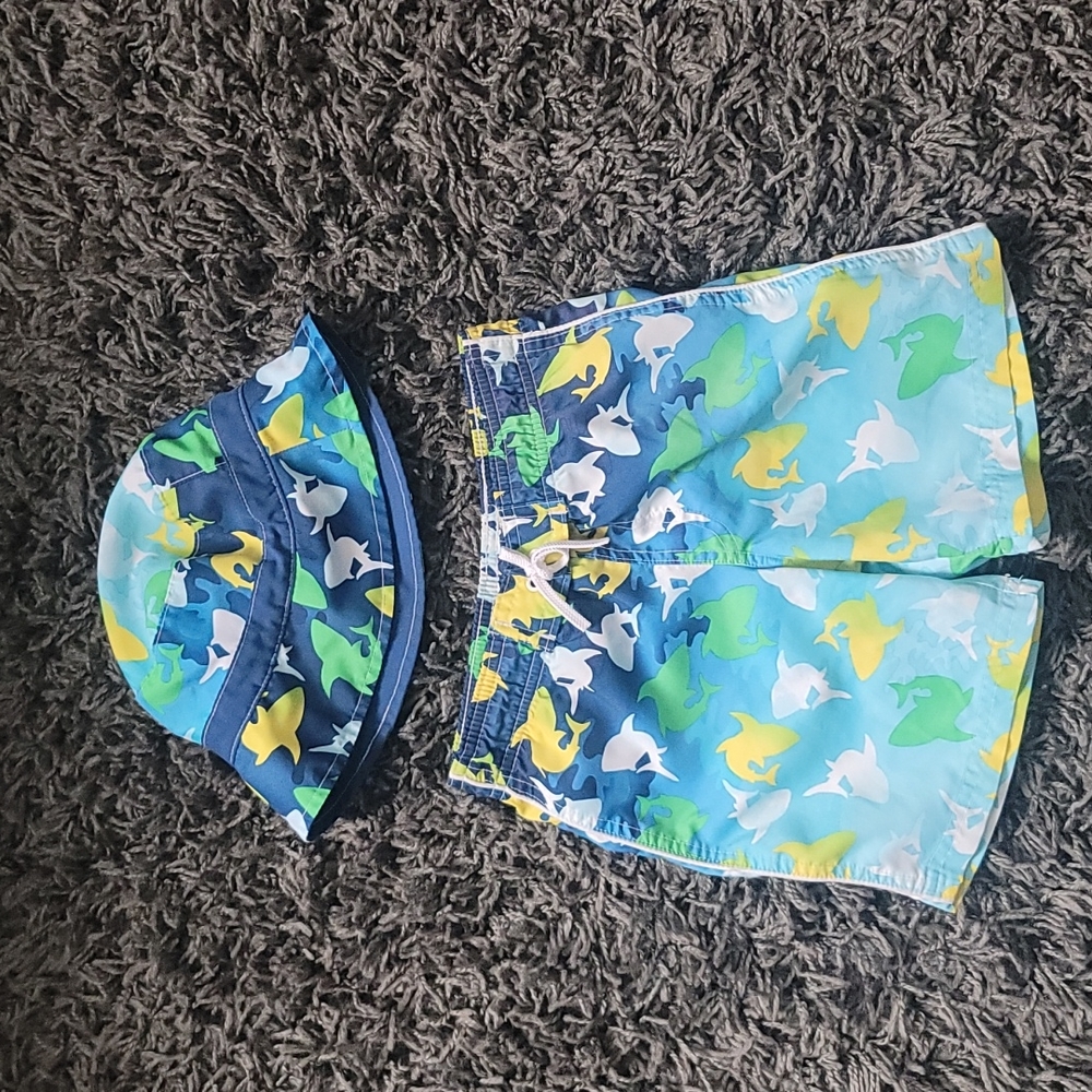 🦈Toddler Boys Size 4T Swim Trunks w/ Matching Bucket Hat🦈